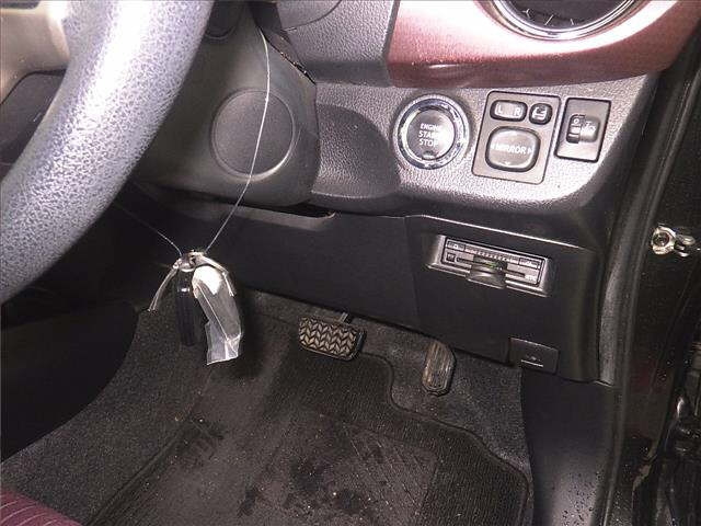 TOYOTA VITZ 2015
