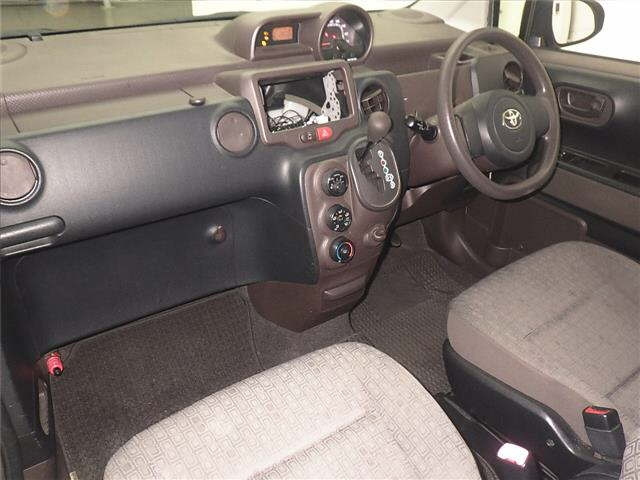 TOYOTA PORTE 2015