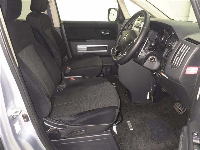 MITSUBISHI DELICA D5 2008