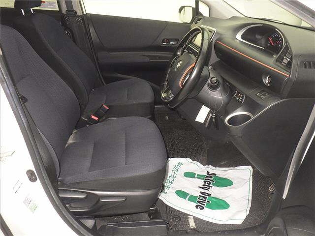 TOYOTA SIENTA 2017
