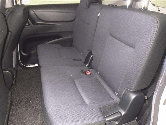 TOYOTA SIENTA 2017