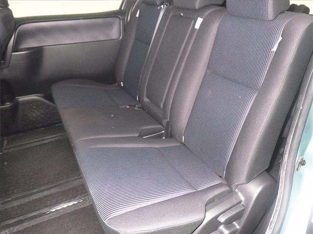 TOYOTA NOAH 2014