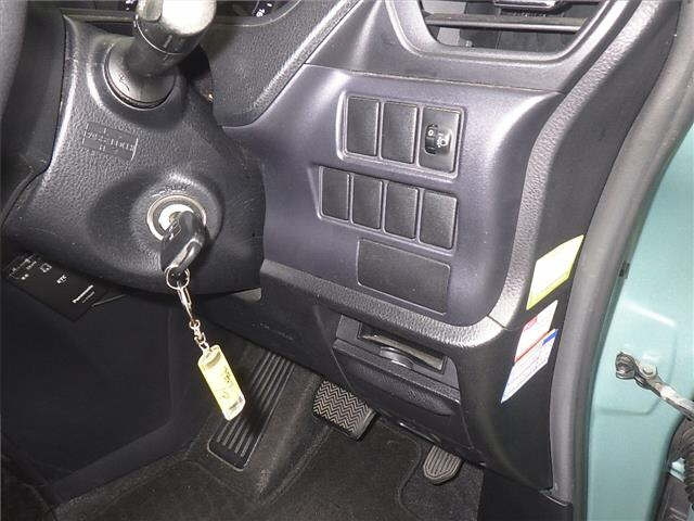 TOYOTA NOAH 2014