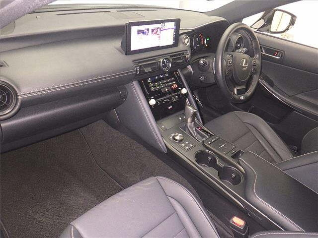 LEXUS IS 2024