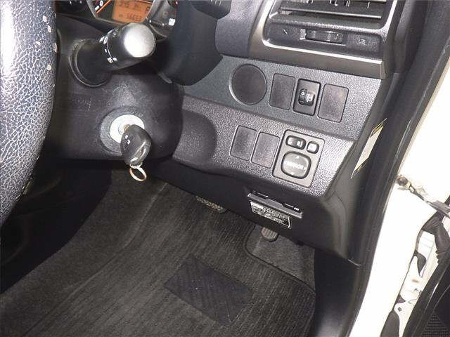 TOYOTA RACTIS 2013