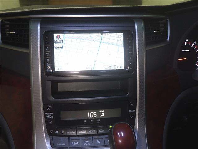 TOYOTA ALPHARD 2010