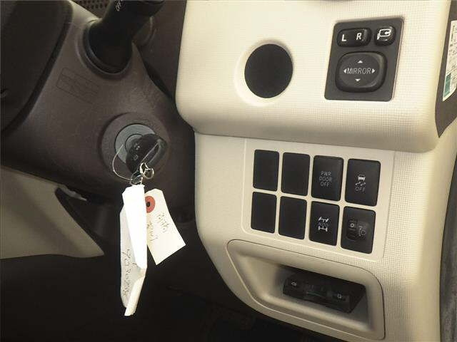 TOYOTA PORTE 2015