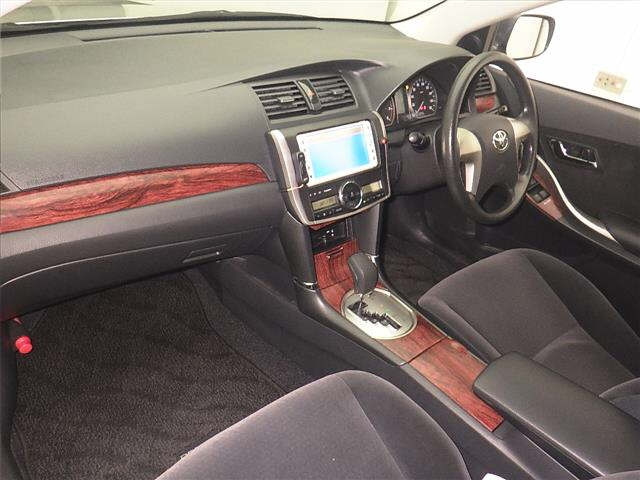 TOYOTA PREMIO 2010