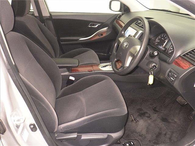 TOYOTA PREMIO 2010