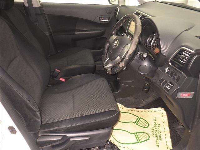 TOYOTA RACTIS 2011