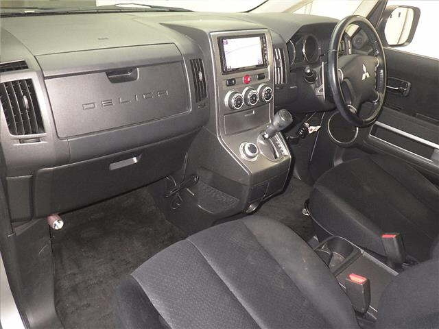 MITSUBISHI DELICA D5 2014
