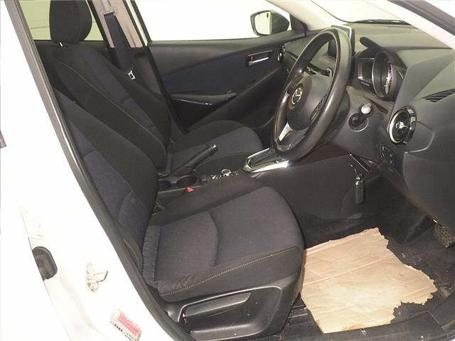 MAZDA DEMIO 2016