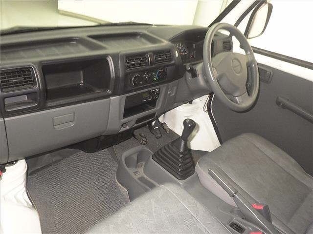 NISSAN CLIPPER TRUCK 2009