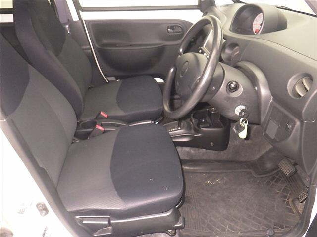 DAIHATSU ESSE 2011