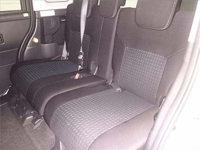 TOYOTA ROOMY 2021