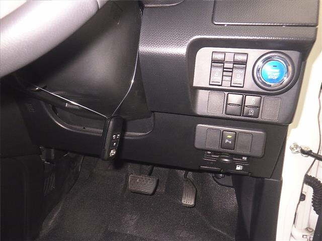 TOYOTA ROOMY 2021