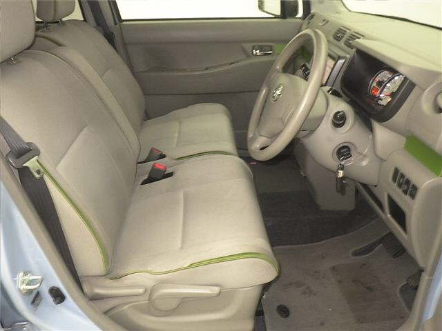 TOYOTA PIXIS SPACE 2016