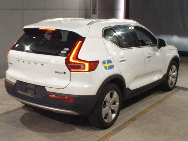 VOLVO XC40 2021