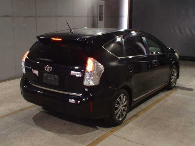 TOYOTA PRIUS ALPHA 2012