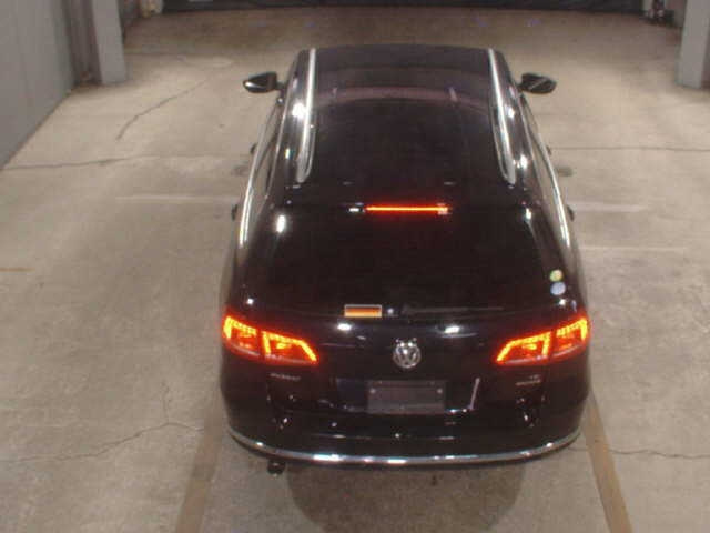 VOLKSWAGEN PASSAT VARIANT 2011