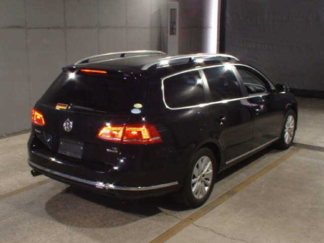 VOLKSWAGEN PASSAT VARIANT 2011
