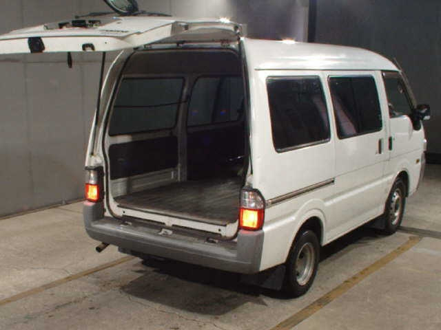 MAZDA BONGO VAN 2010