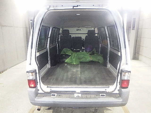 MAZDA BONGO VAN 2010