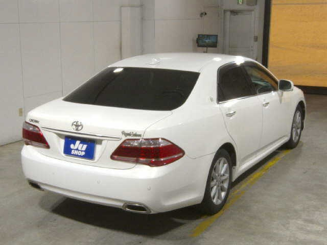TOYOTA CROWN 2010