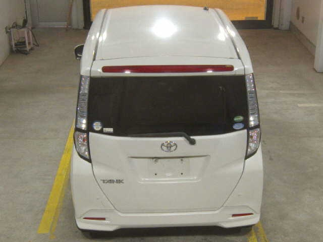 TOYOTA TANK 2018