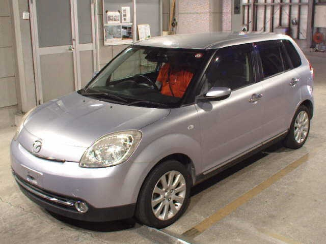 MAZDA VERISA 2010