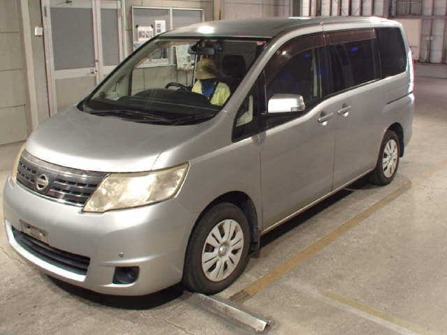 NISSAN SERENA 2010