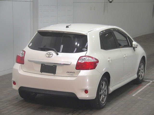TOYOTA AURIS 2010