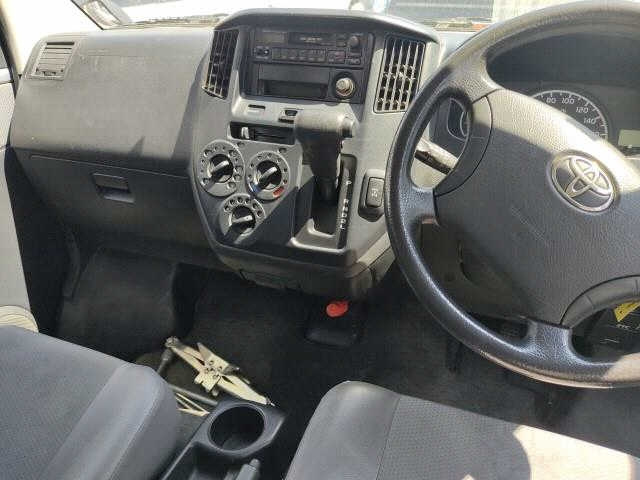 TOYOTA TOWN ACE VAN 2010