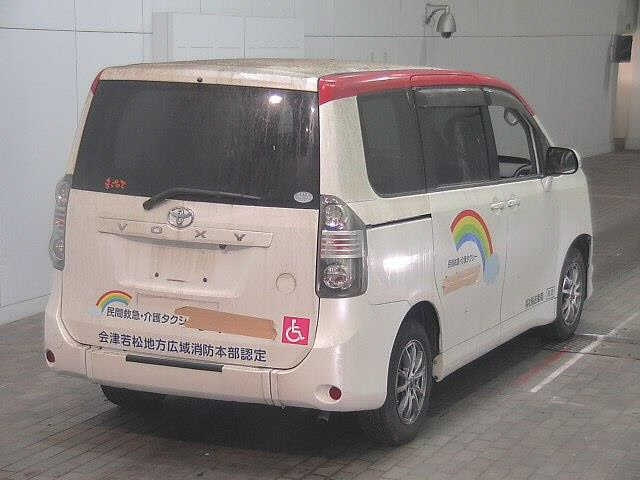 TOYOTA VOXY 2008