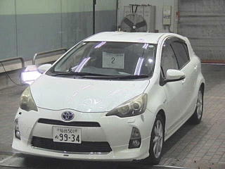 TOYOTA AQUA 2013