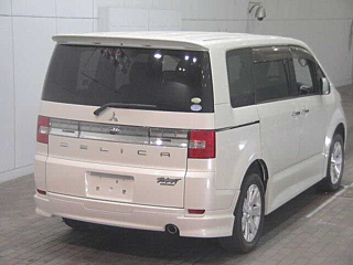 MITSUBISHI DELICA D5 2010