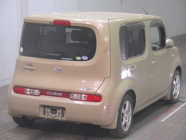 NISSAN CUBE 2010