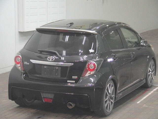 TOYOTA VITZ 2012