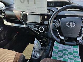 TOYOTA AQUA 2017