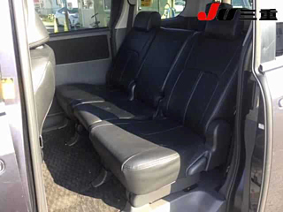 TOYOTA VOXY 2009