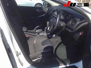 VOLVO V40 2014