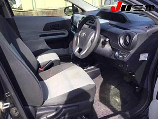 TOYOTA AQUA 2013