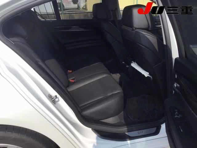 BMW 7 SERIES 2012