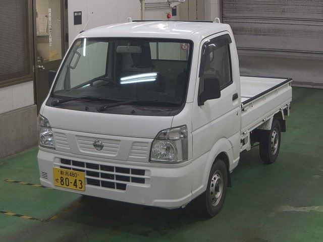 NISSAN CLIPPER TRUCK 2015