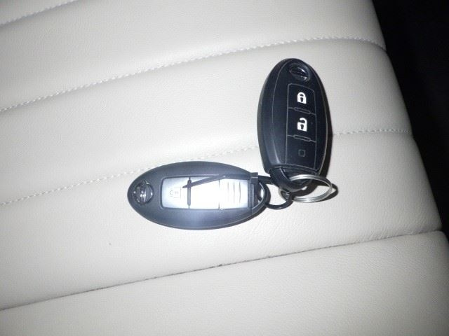 NISSAN CUBE 2012