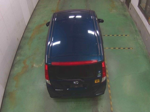 TOYOTA ROOMY 2018