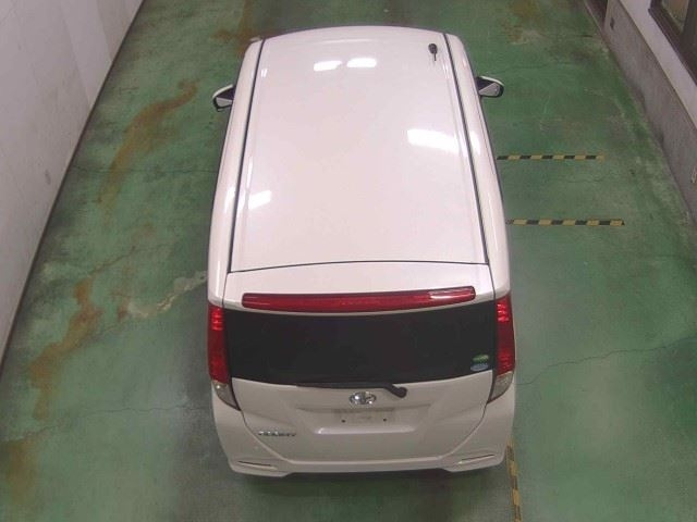 TOYOTA ROOMY 2018