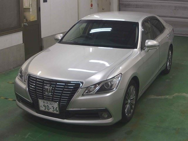 TOYOTA CROWN 2013