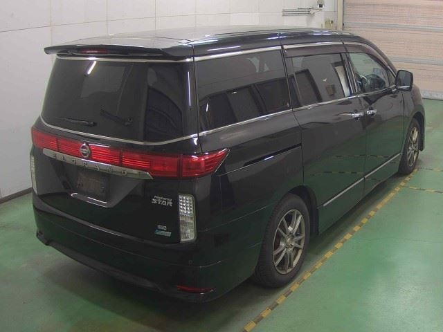 NISSAN ELGRAND 2010