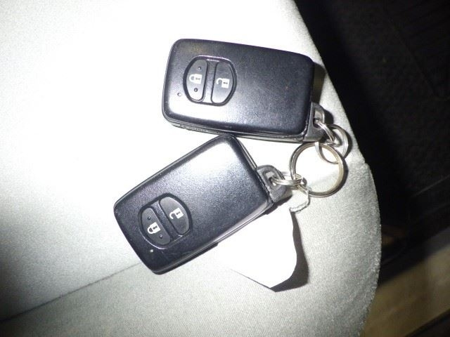 TOYOTA PRIUS ALPHA 2012